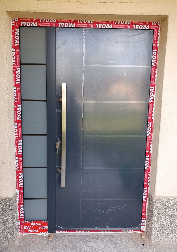 Aluminijumska i PVC stolarija  — slika